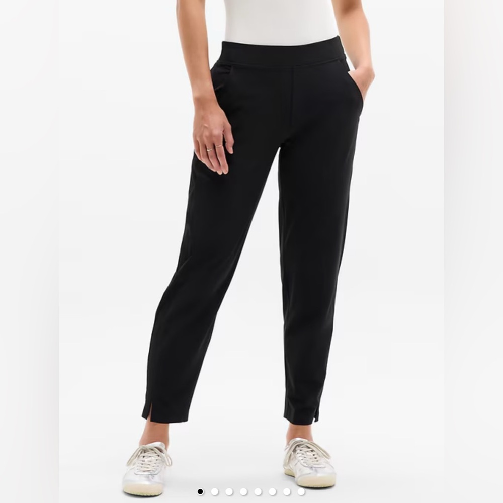 Athleta Black Ankle Cropped Jogger Pants